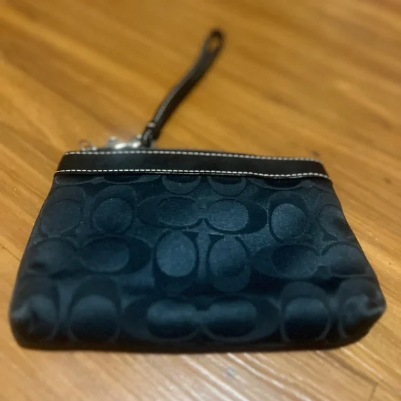 Coach Black Signature Wristlet - Picture 5 of 8